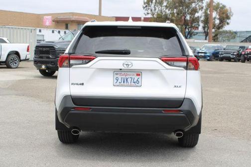 Ice 2024 Toyota RAV4 XLE