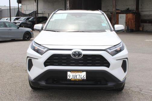 Ice 2024 Toyota RAV4 XLE