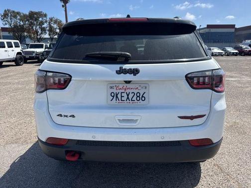 Bright White Clearcoat 2024 Jeep Compass Trailhawk