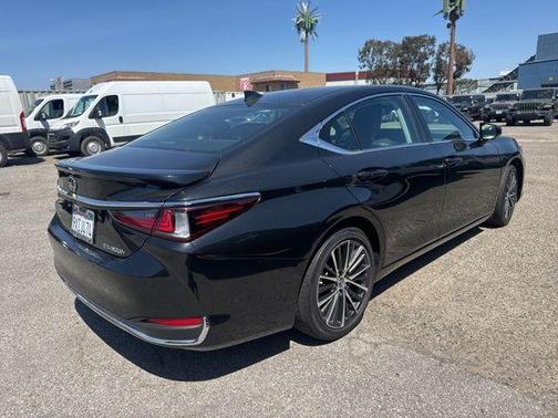 2024 Lexus ES 300h 300H