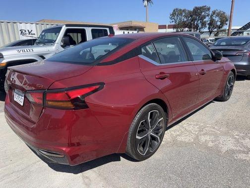 2025 Nissan Altima SR