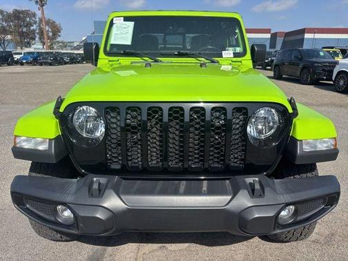 Limited Edition Gecko Clearcoat 2021 Jeep Gladiator Sport
