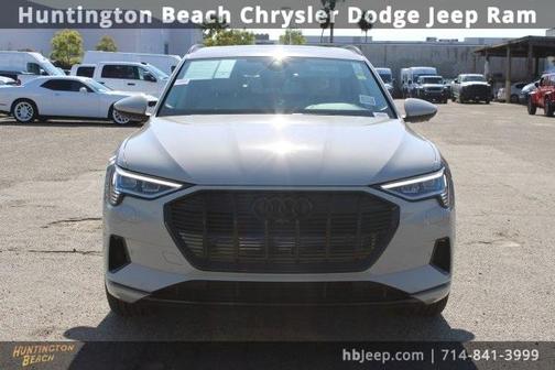 2022 Audi e-tron Premium Plus