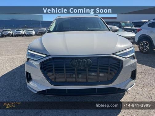2022 Audi e-tron Premium Plus