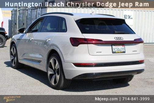 2022 Audi e-tron Premium Plus