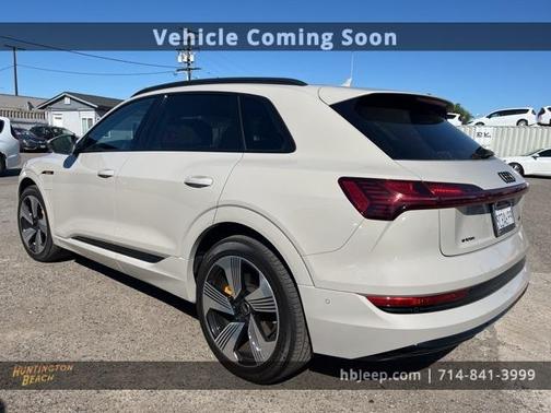 2022 Audi e-tron Premium Plus
