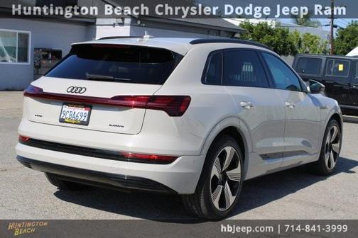 2022 Audi e-tron Premium Plus