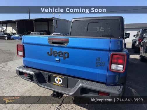 2022 Jeep Gladiator Sport