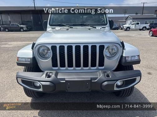 2023 Jeep Gladiator Sport