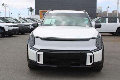 Snow White Pearl 2024 Kia EV9 GT-Line
