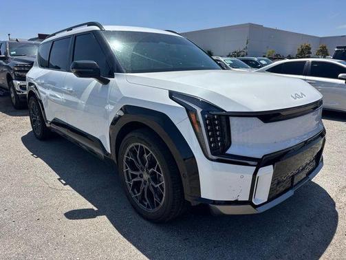 Snow White Pearl 2024 Kia EV9 GT-Line