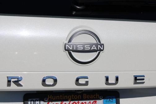 White 2023 Nissan Rogue SV