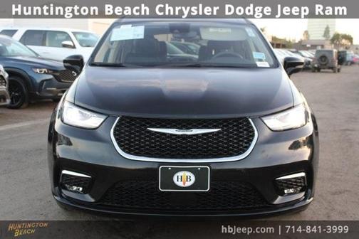 2023 Chrysler Pacifica Touring-L