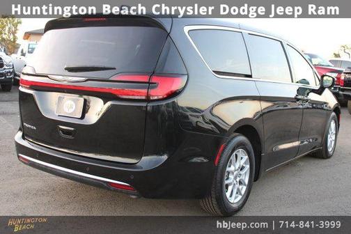 2023 Chrysler Pacifica Touring-L