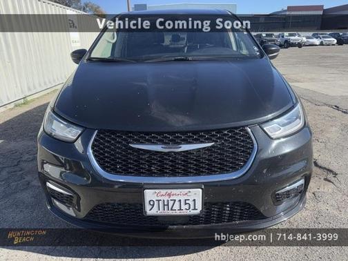 2023 Chrysler Pacifica Touring-L