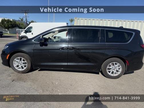 2023 Chrysler Pacifica Touring-L