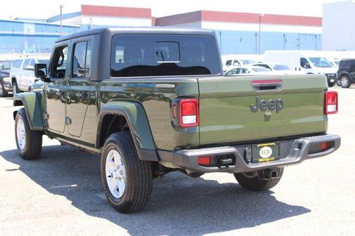 Sarge Green Clearcoat 2022 Jeep Gladiator Sport