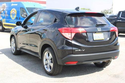 Crystal Black Pearl 2018 Honda HR-V LX