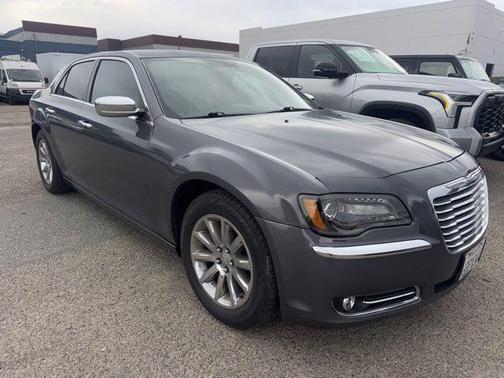 Brilliant Black Crystal Pearlcoat 2011 Chrysler 300 Limited