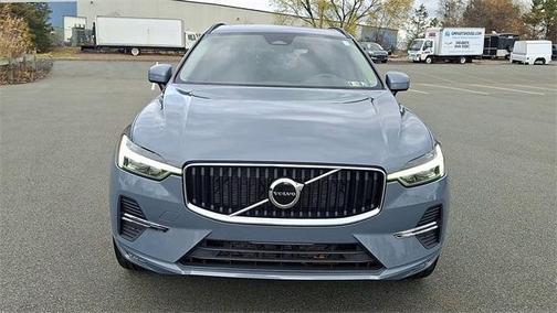 2022 Volvo XC60 B5 Momentum