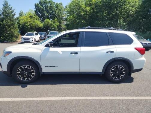 2019 Nissan Pathfinder SL