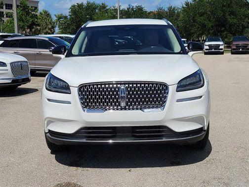 White Metallic 2022 Lincoln Corsair Standard