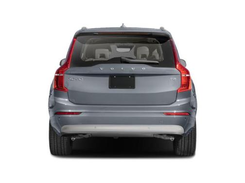 White 2022 Volvo XC90 T5 Momentum