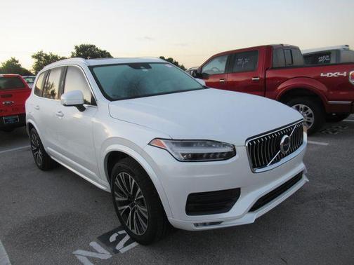 Crystal White 2022 Volvo XC90 T5 Momentum
