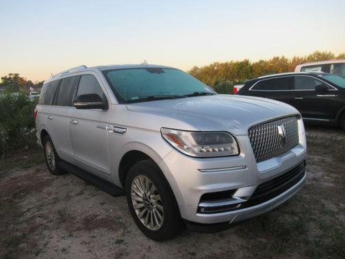 Ingot Silver 2018 Lincoln Navigator Premiere
