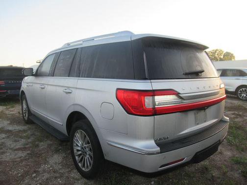 Ingot Silver 2018 Lincoln Navigator Premiere