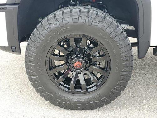 2024 GMC Sierra 2500 AT4