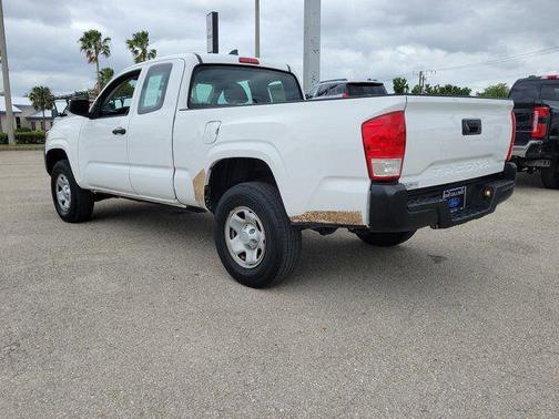 2017 Toyota Tacoma SR
