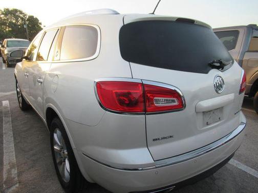 White Diamond Clearcoat 2014 Buick Enclave Premium