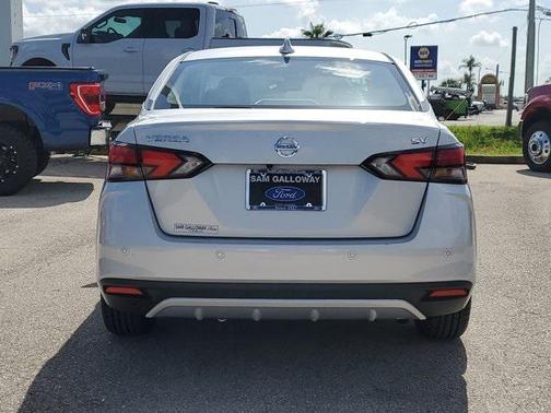 2021 Nissan Versa 1.6 SV
