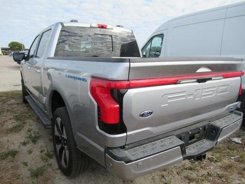 2022 Ford F-150 Lightning Platinum