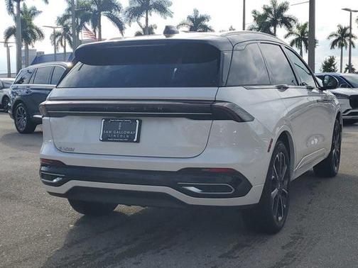 2024 Lincoln Nautilus Reserve