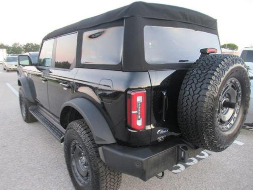 SHADOW BLACK 2025 Ford Bronco Outer Banks