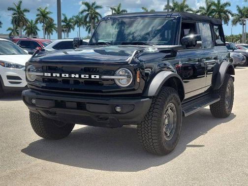 SHADOW BLACK 2025 Ford Bronco Outer Banks