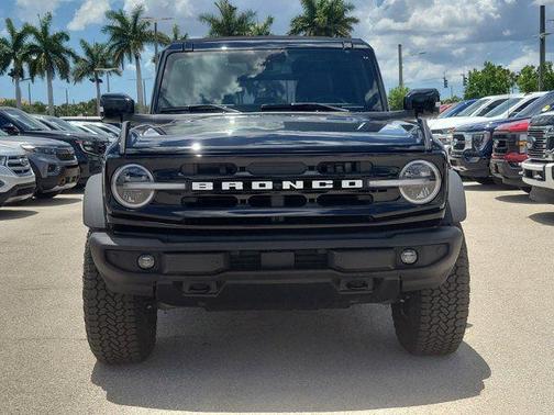 SHADOW BLACK 2025 Ford Bronco Outer Banks
