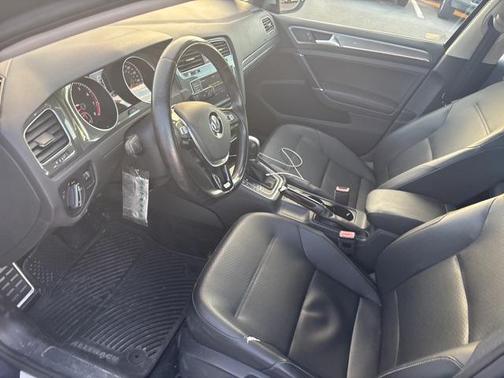 2017 Volkswagen Golf Alltrack TSI SE