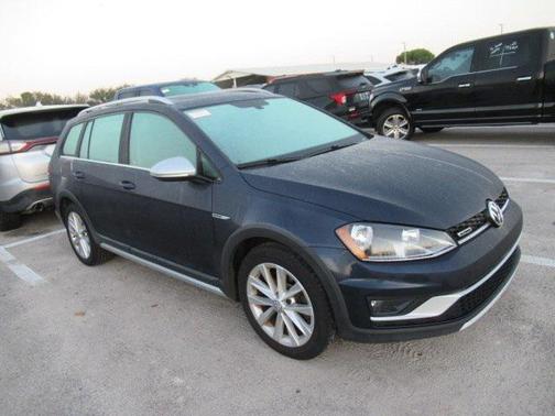 2017 Volkswagen Golf Alltrack TSI SE
