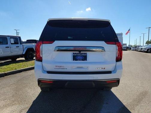 2021 GMC Yukon XL AT4