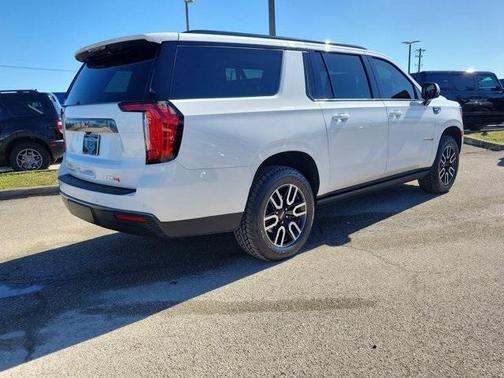 2021 GMC Yukon XL AT4