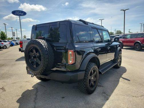 SHADOW BLACK 2025 Ford Bronco Outer Banks