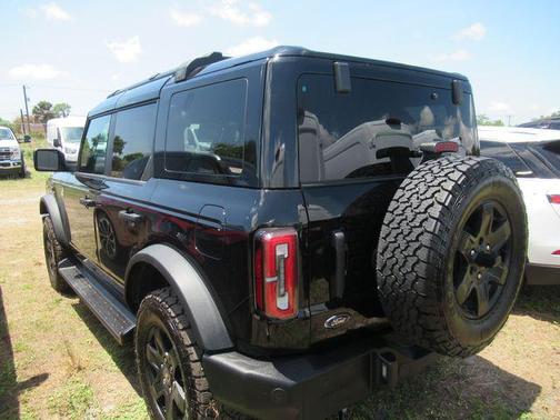 SHADOW BLACK 2025 Ford Bronco Outer Banks