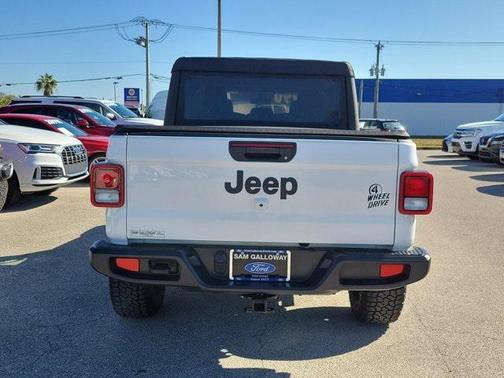 2022 Jeep Gladiator Sport