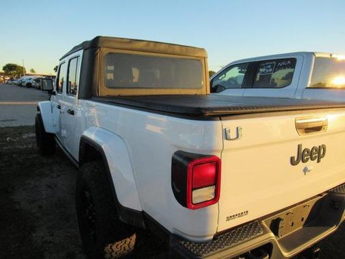 2022 Jeep Gladiator Sport