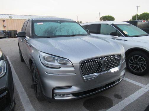 Radiance Metallic 2020 Lincoln Aviator Reserve AWD