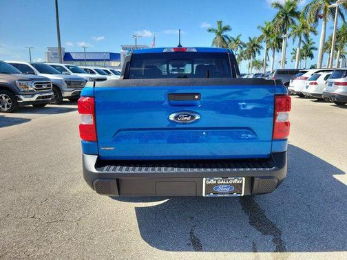 Blue Metallic 2022 Ford Maverick Lariat