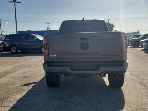 Diamond Black Crystal Pearlcoat 2024 RAM 1500 Laramie
